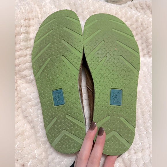 WOMENS ARIAT SLIP ON SHOES - Picture 3 of 3